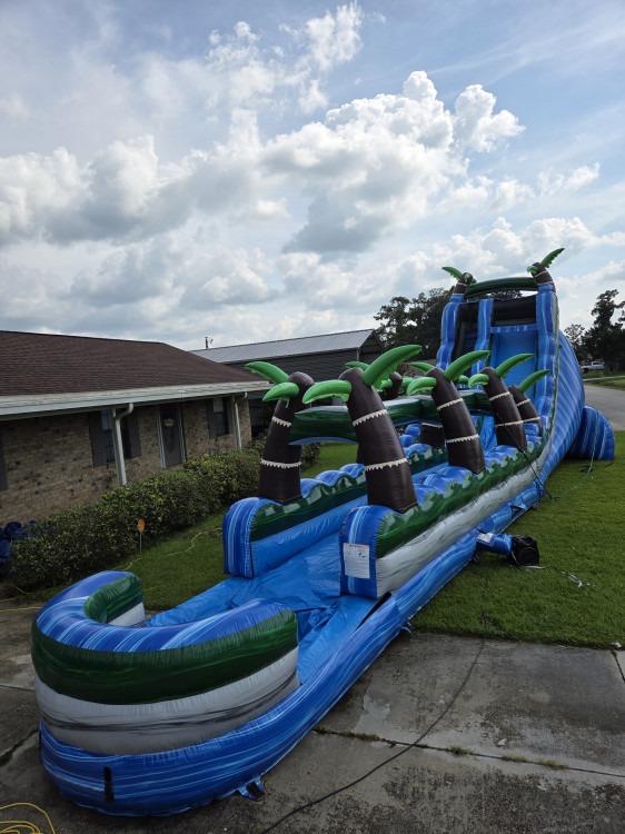 22ft Blue Crush with Slip N Slide